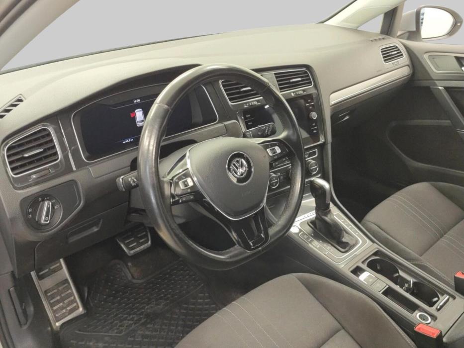 VOLKSWAGEN Golf 2020