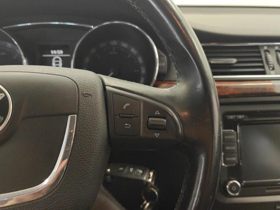 SKODA Superb 2010