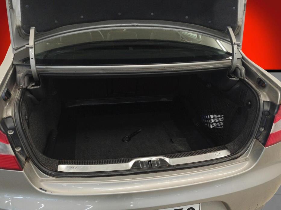 SKODA Superb 2010