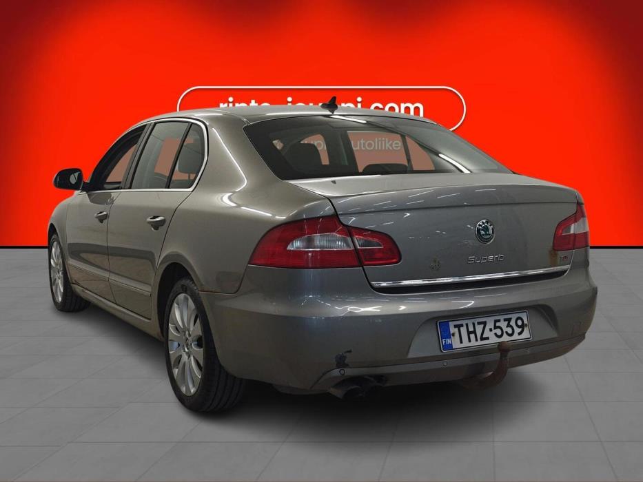 SKODA Superb 2010