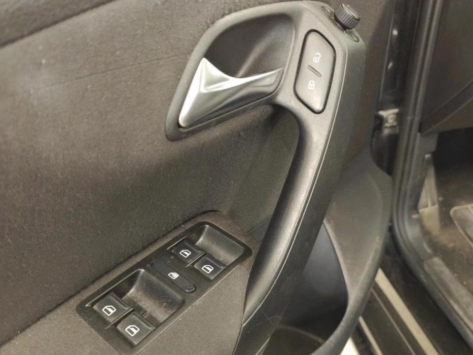 VOLKSWAGEN Polo 2010