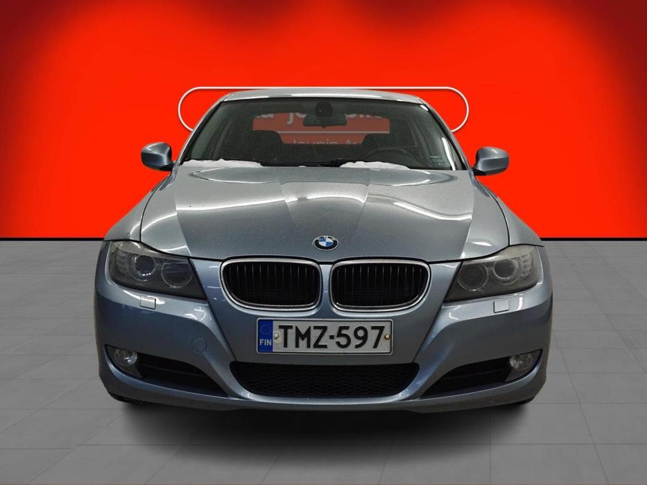 BMW 320 2011