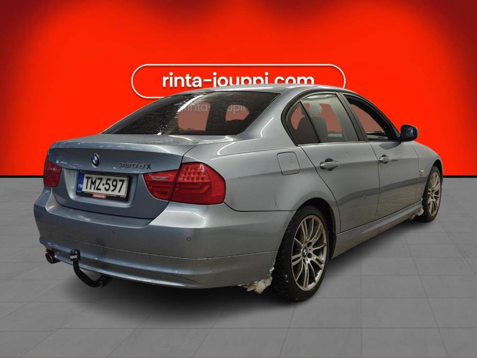 BMW 320 2011