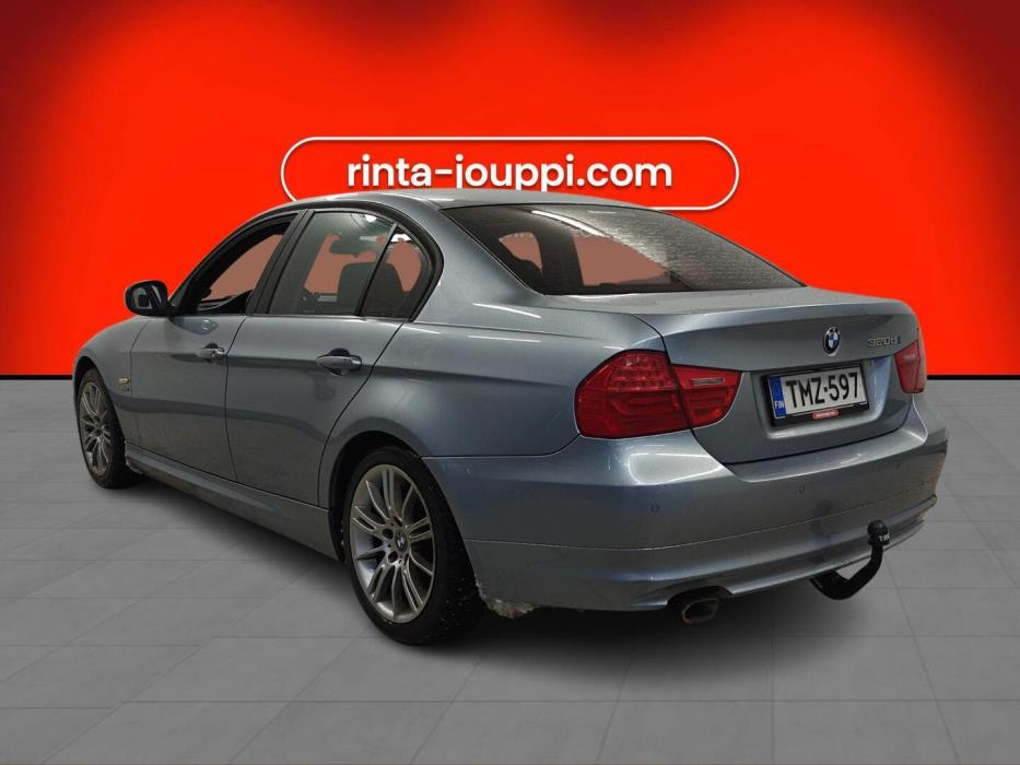 BMW 320 2011
