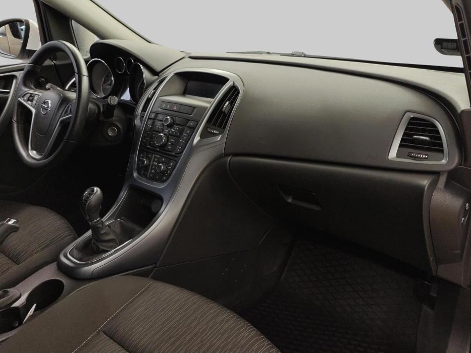 OPEL Astra 2013
