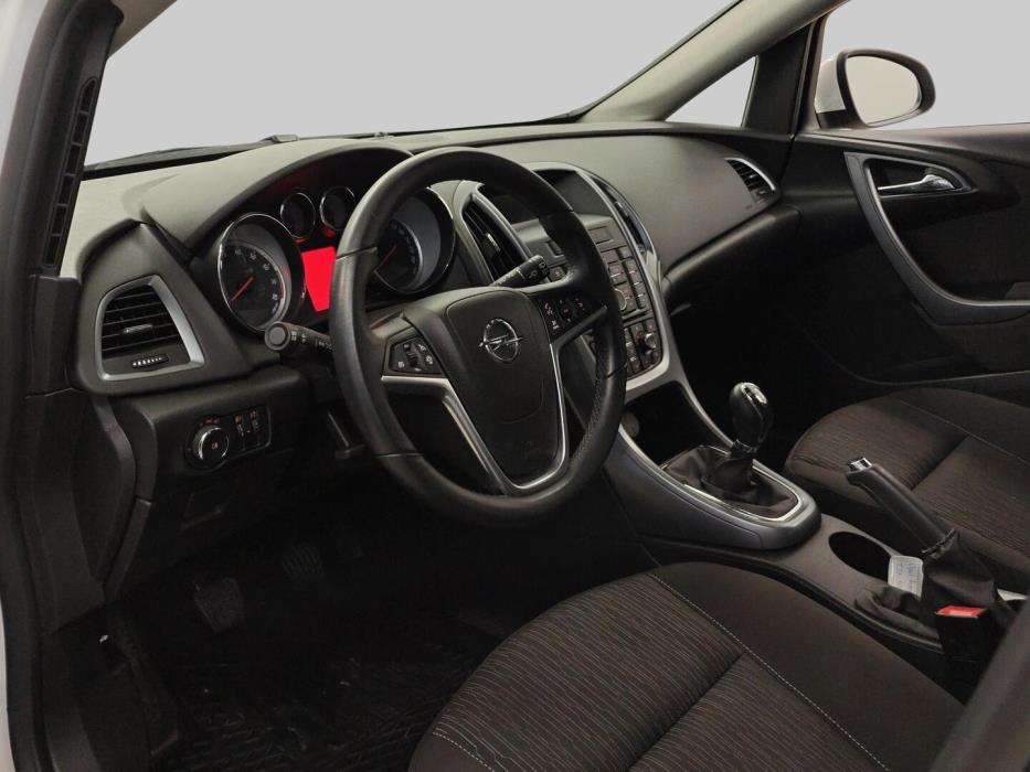 OPEL Astra 2013