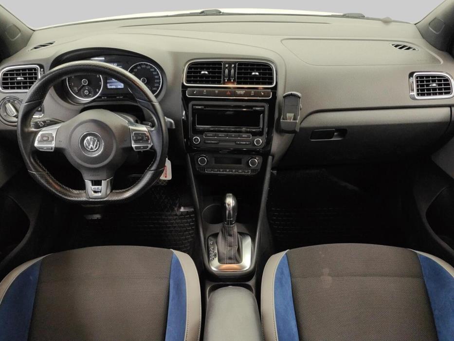 VOLKSWAGEN Polo 2014
