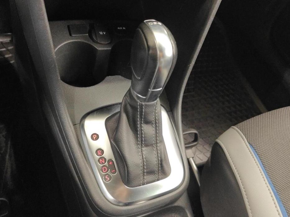 VOLKSWAGEN Polo 2014