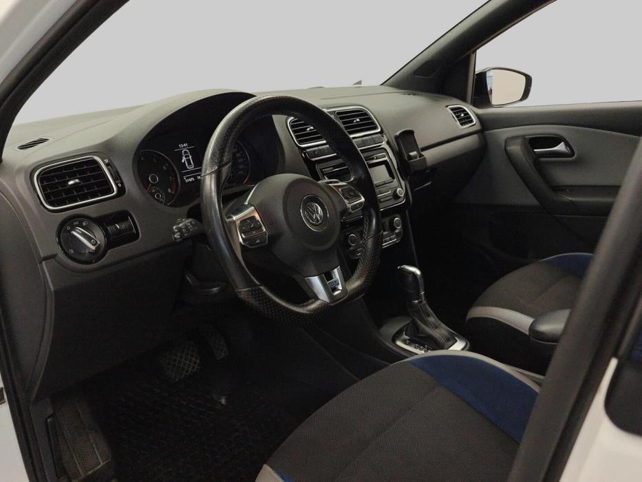 VOLKSWAGEN Polo 2014