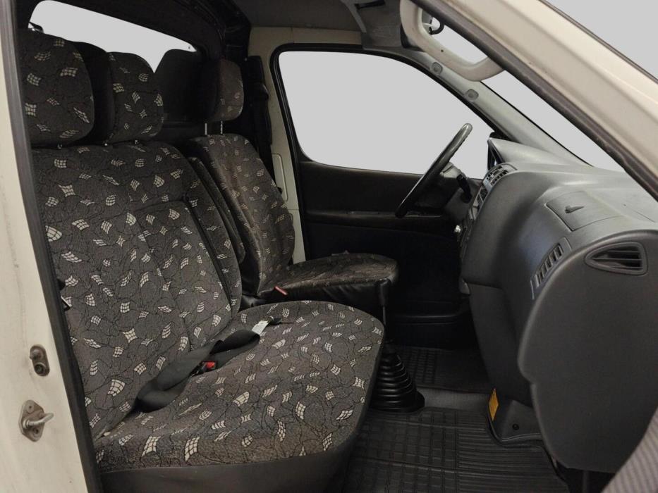 TOYOTA Hiace 2010