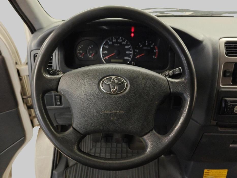 TOYOTA Hiace 2010