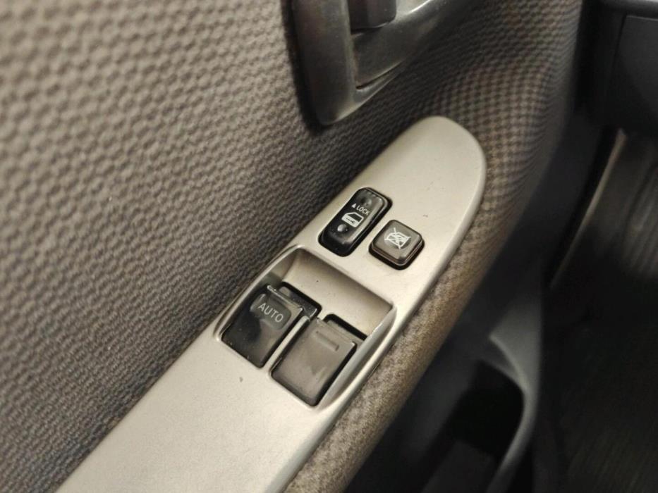 TOYOTA Hiace 2010