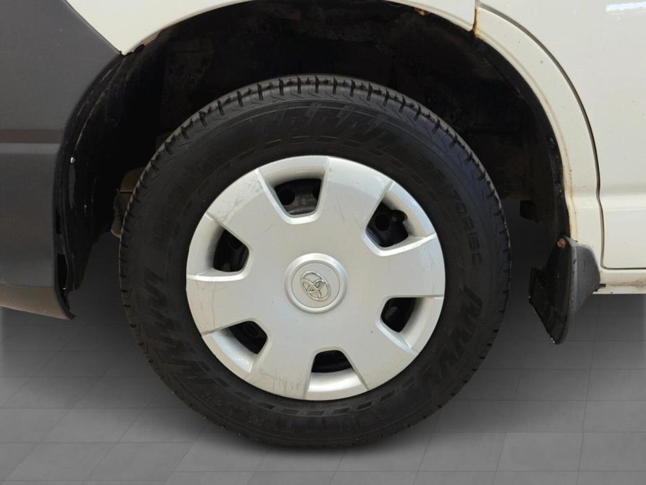 TOYOTA Hiace 2010