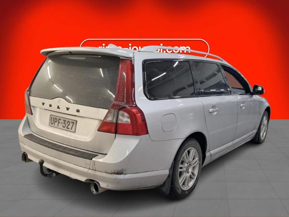 VOLVO V70 2010