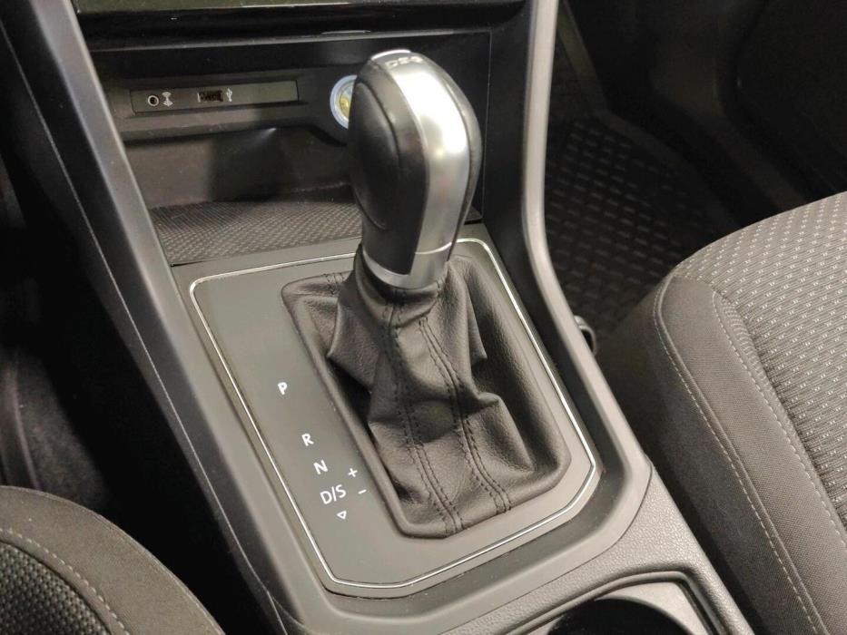 VOLKSWAGEN Touran 2017