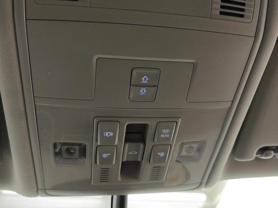 VOLKSWAGEN Touran 2017