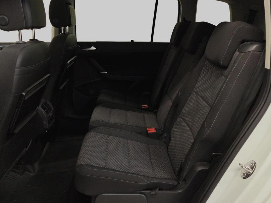 VOLKSWAGEN Touran 2017