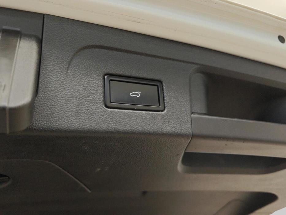 VOLKSWAGEN Touran 2017