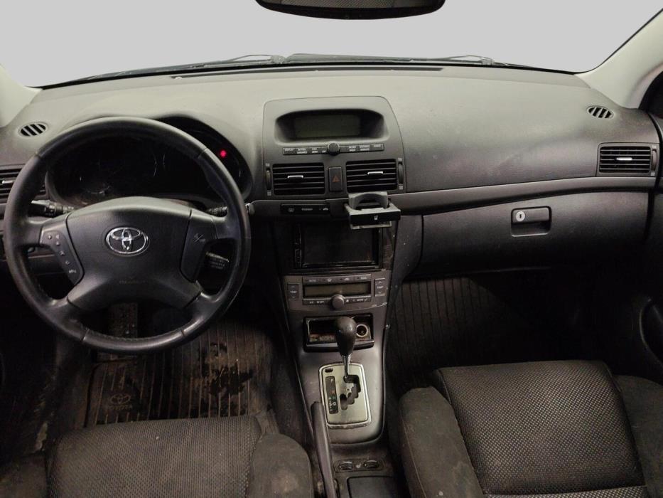 TOYOTA Avensis 2004