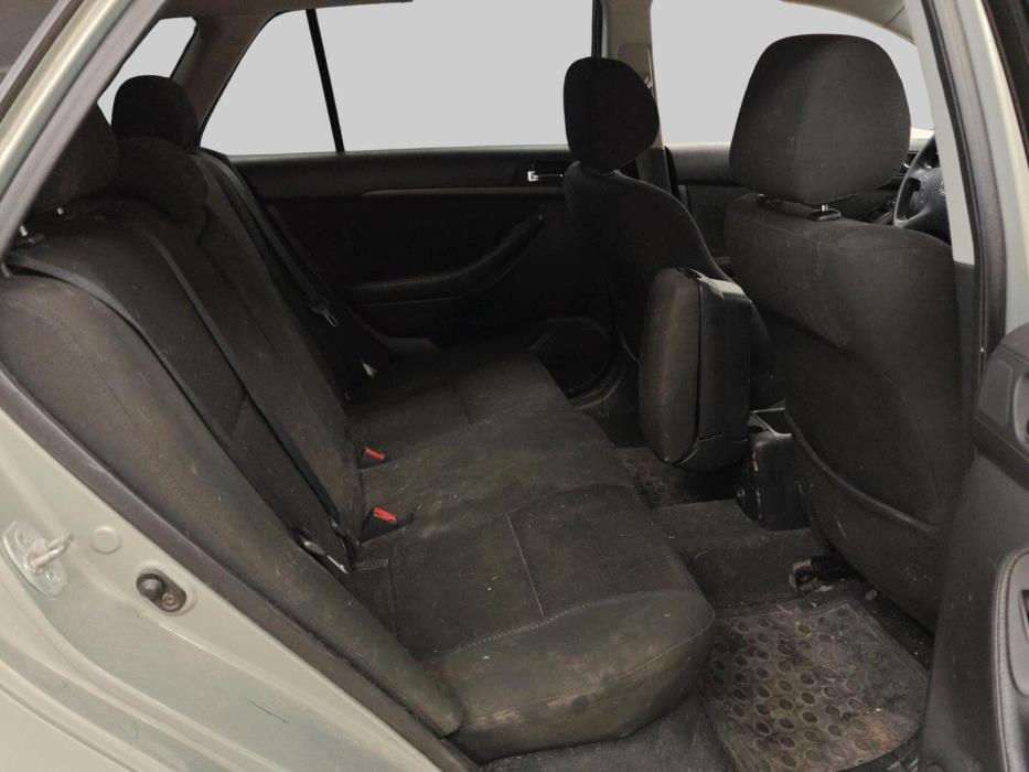 TOYOTA Avensis 2004