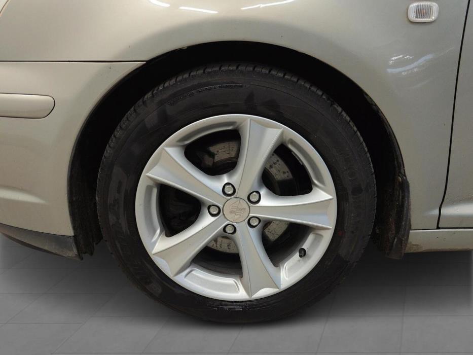 TOYOTA Avensis 2004