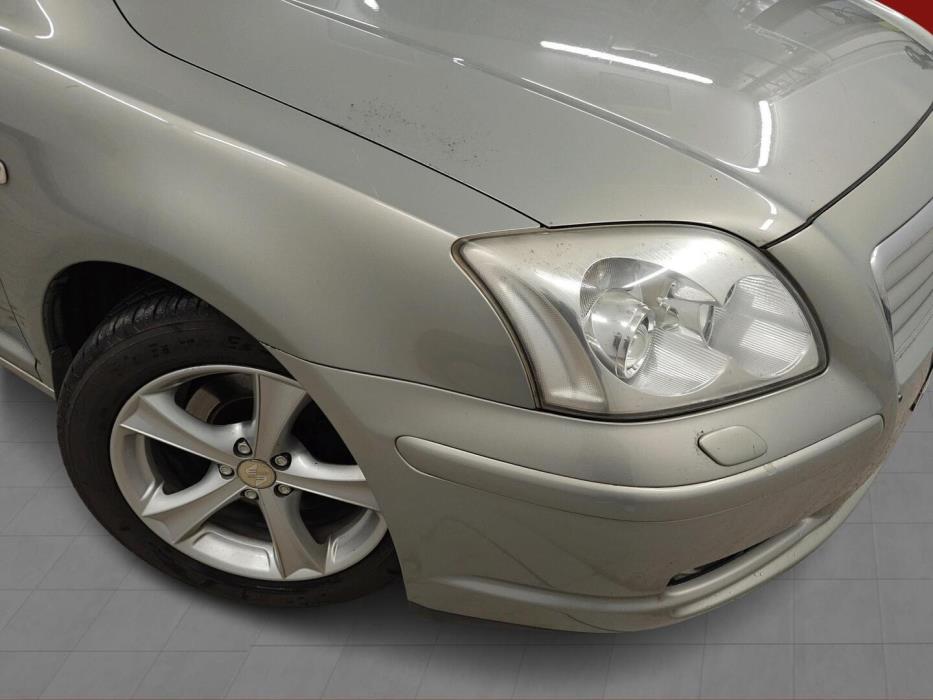 TOYOTA Avensis 2004