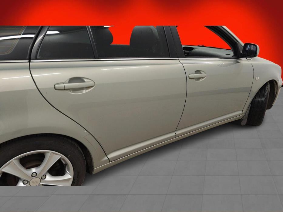 TOYOTA Avensis 2004