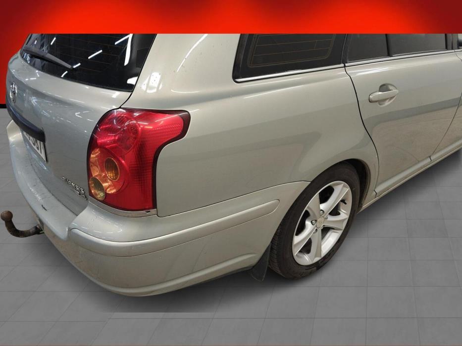 TOYOTA Avensis 2004