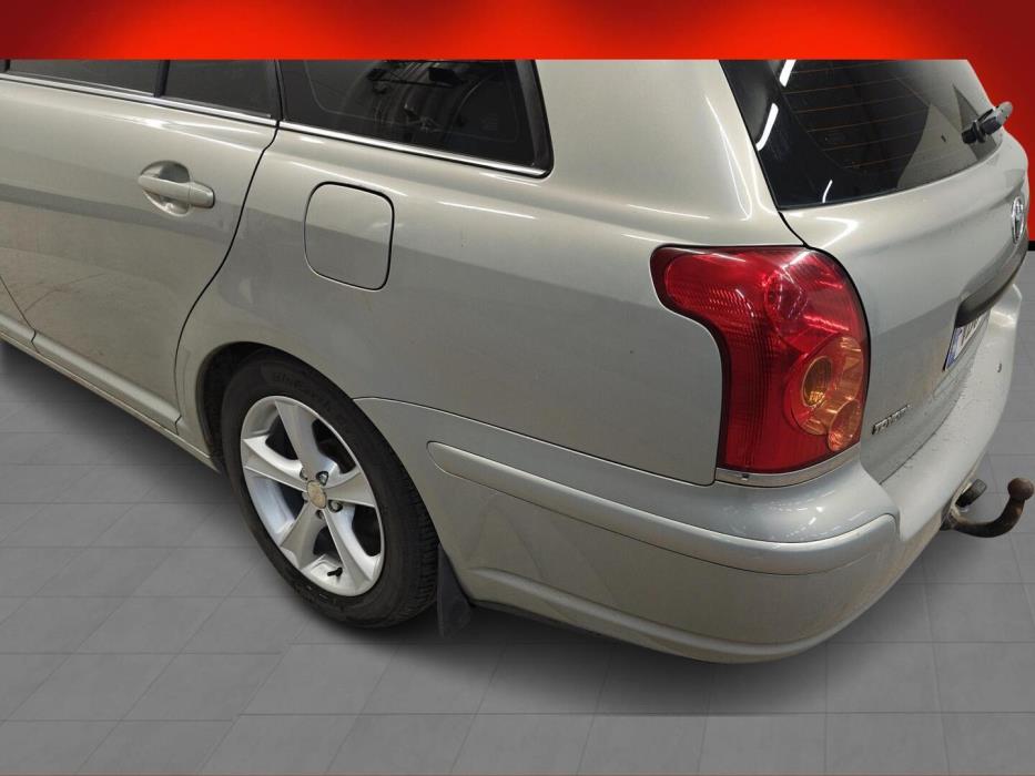 TOYOTA Avensis 2004