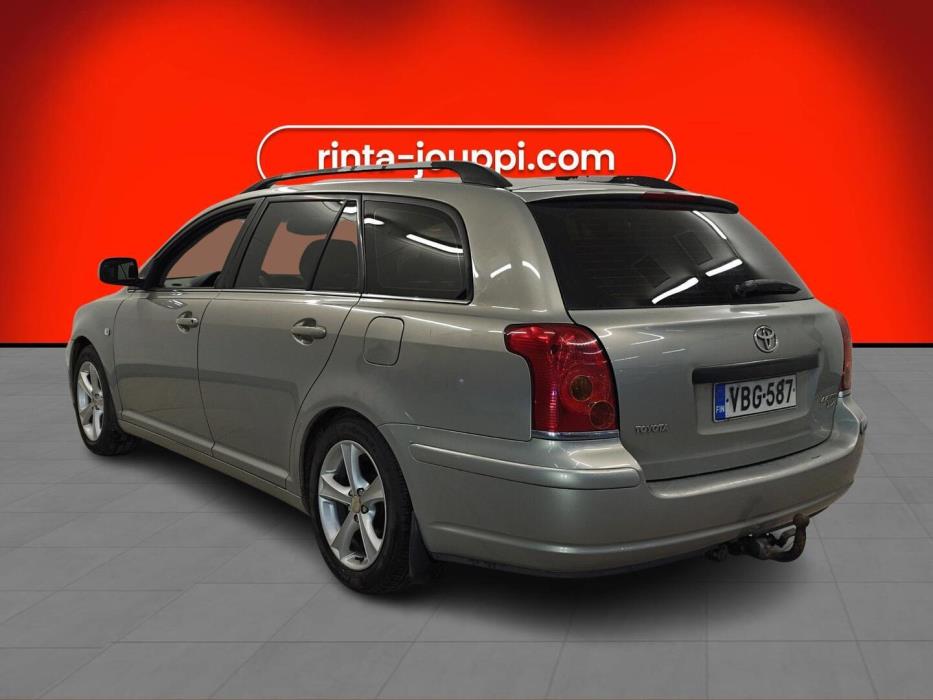 TOYOTA Avensis 2004