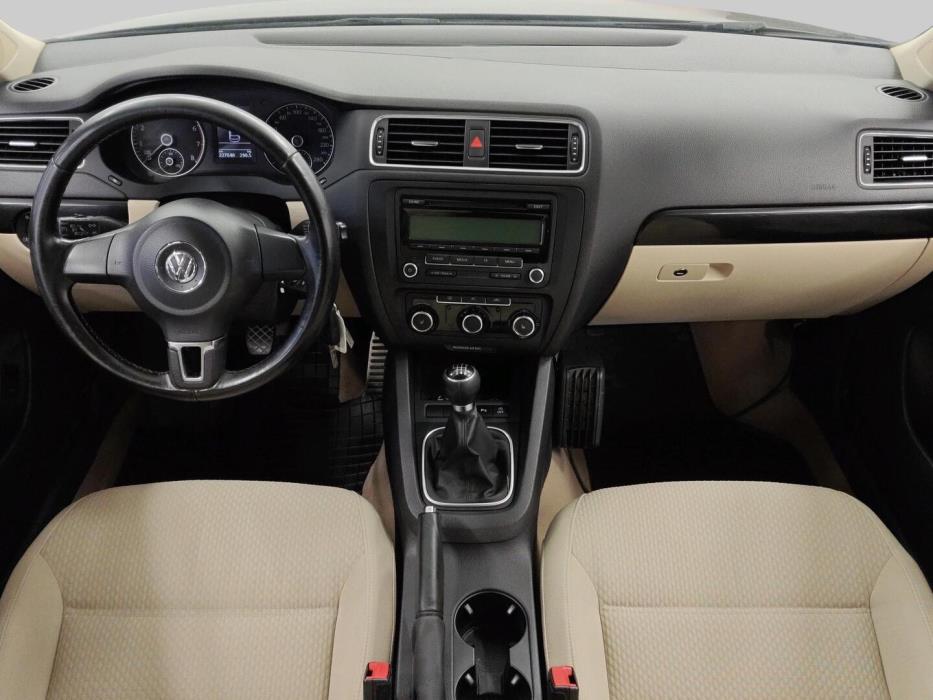 VOLKSWAGEN Jetta 2011