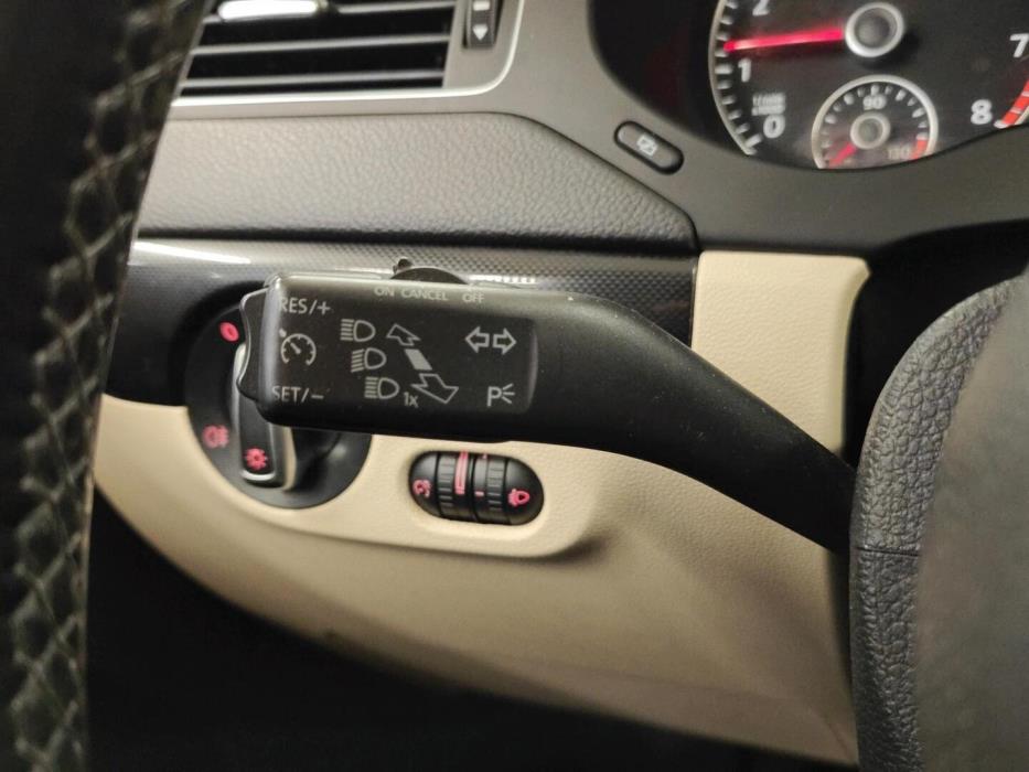 VOLKSWAGEN Jetta 2011