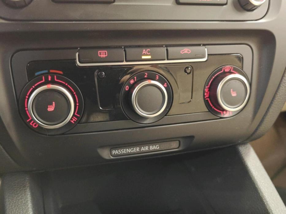 VOLKSWAGEN Jetta 2011