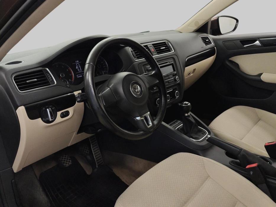 VOLKSWAGEN Jetta 2011