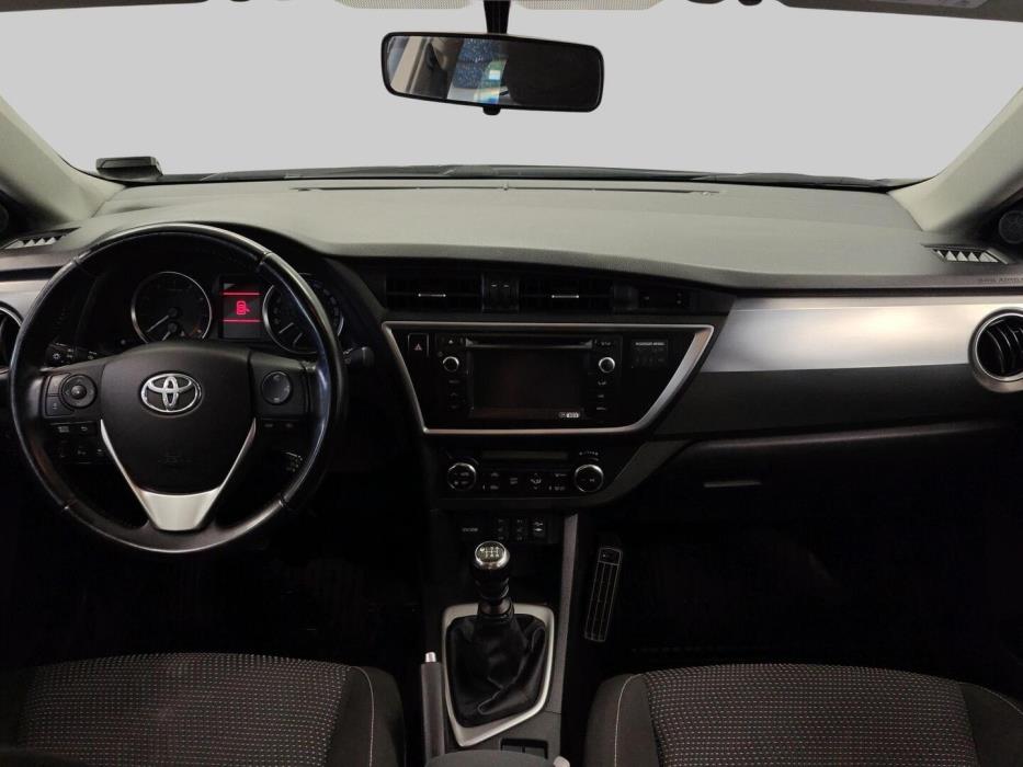 TOYOTA Auris 2012