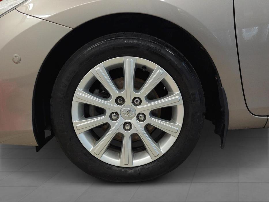 TOYOTA Auris 2012