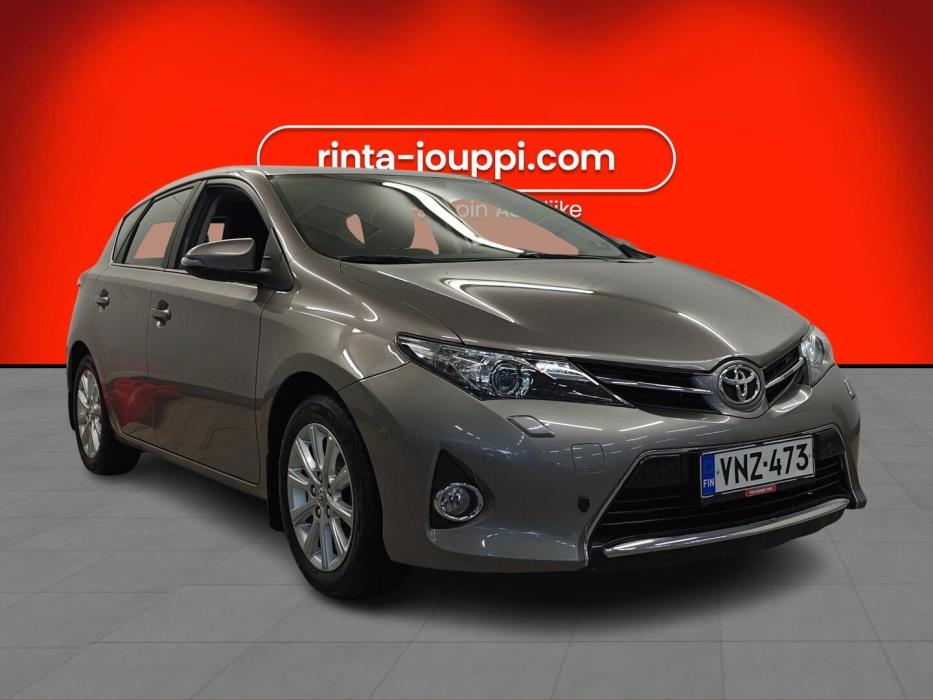 TOYOTA Auris 2012