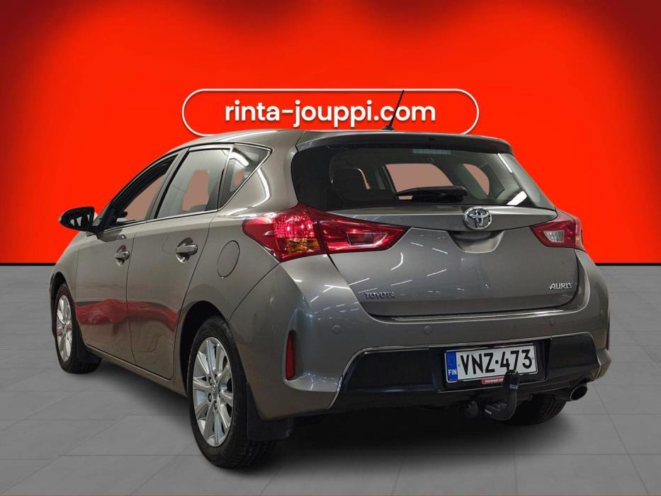 TOYOTA Auris 2012