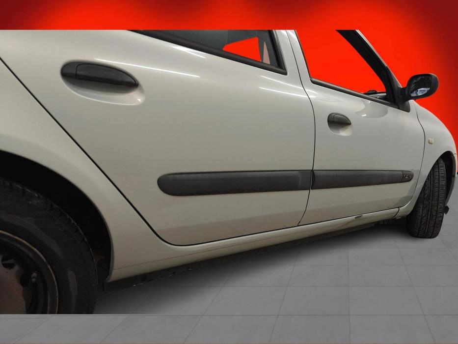 RENAULT Clio 2005