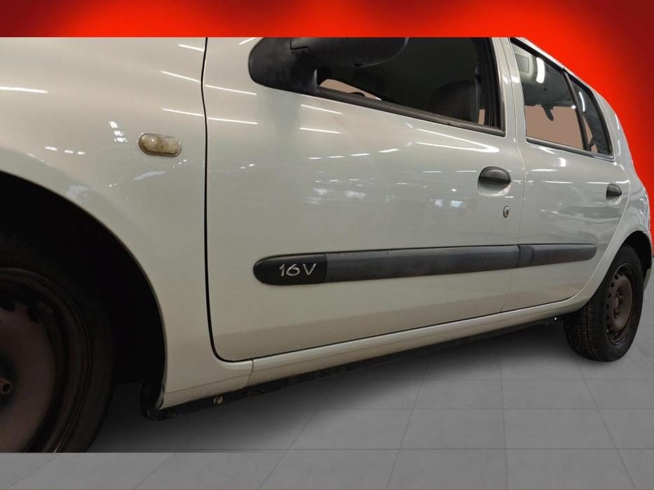 RENAULT Clio 2005