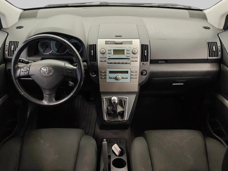 TOYOTA Corolla Verso 2006