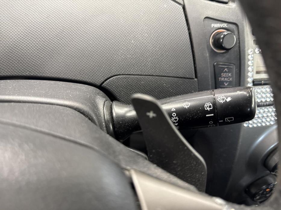 TOYOTA Yaris 2011