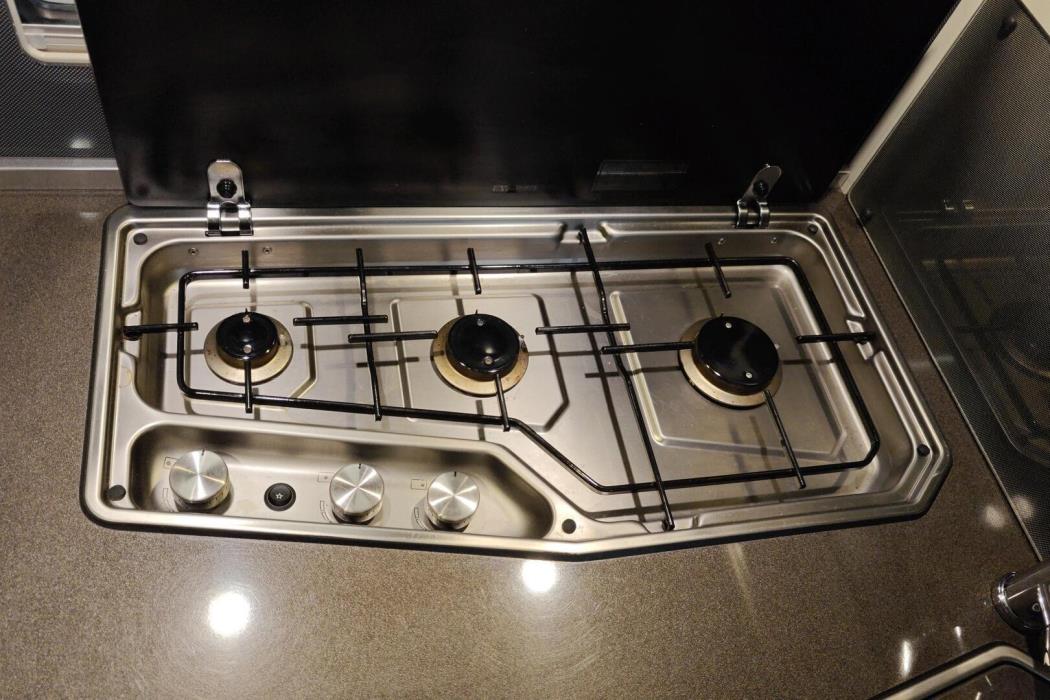 ADRIA Matrix Supreme M 687 SL 2015