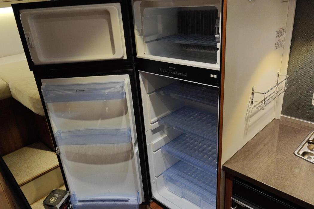 ADRIA Matrix Supreme M 687 SL 2015