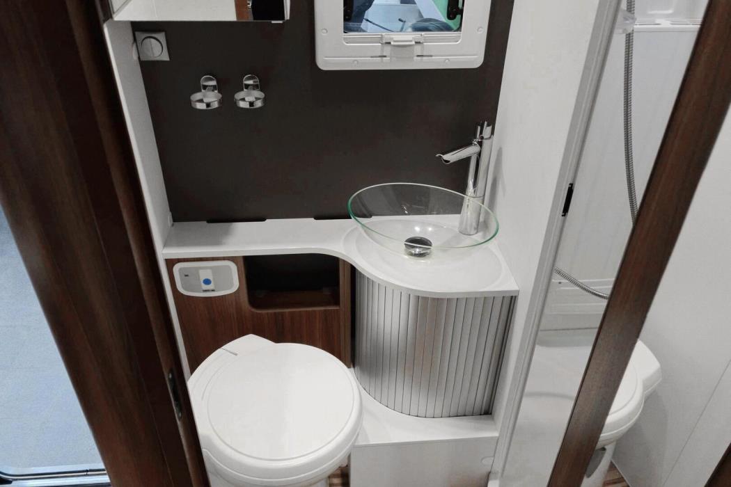 ADRIA Matrix Supreme M 687 SL 2015