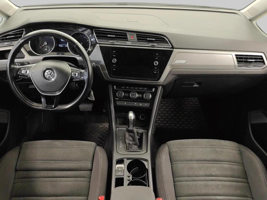 VOLKSWAGEN Touran 2018