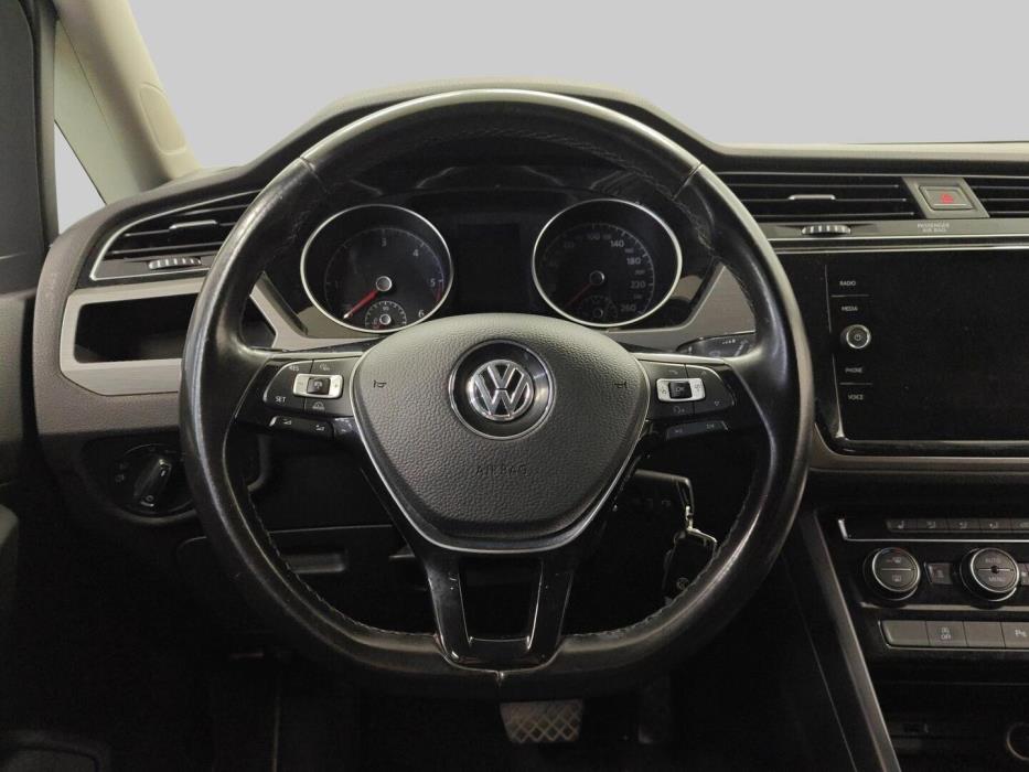 VOLKSWAGEN Touran 2018
