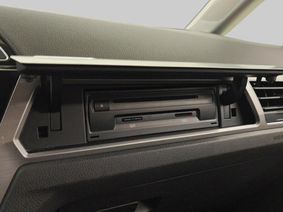 VOLKSWAGEN Touran 2018