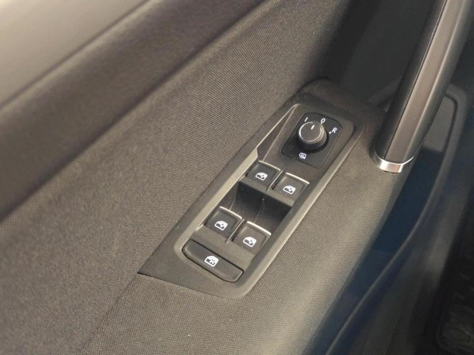 VOLKSWAGEN Touran 2018