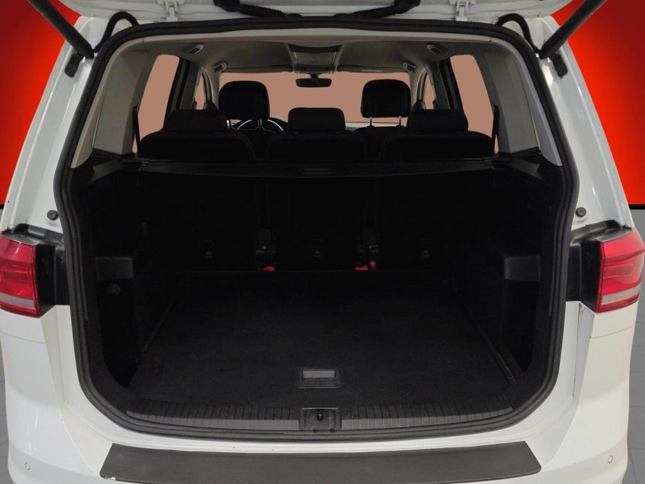 VOLKSWAGEN Touran 2018